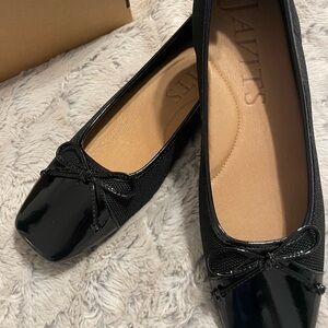 Eric Javits Paris Black Box